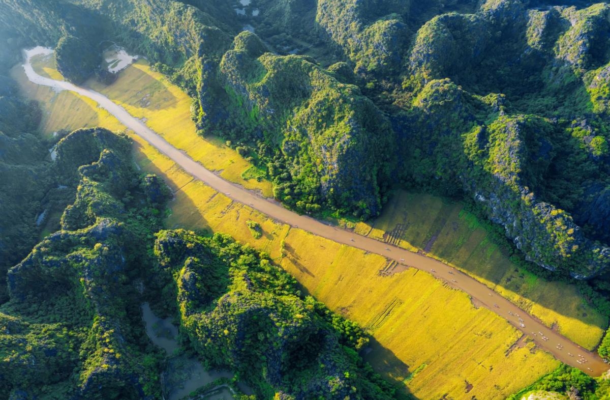 HÀ NỘI - NINH BÌNH - HOA LƯ - TRÀNG AN - CHÙA BÍCH ĐỘNG - HANG MÚA (2 Ngày 1 Đêm)