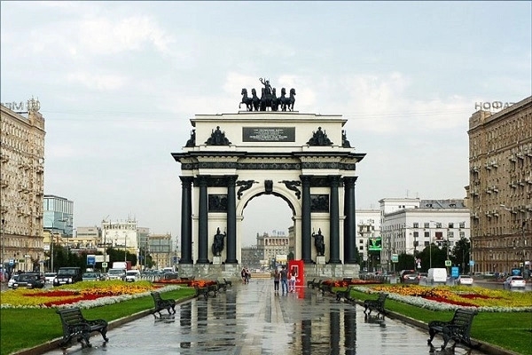 NƯỚC NGA VĨ ĐẠI