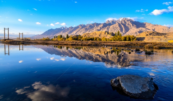 SẮC XUÂN NAM TÂN CƯƠNG – MÙA HOA MƠ HOA ĐÀO