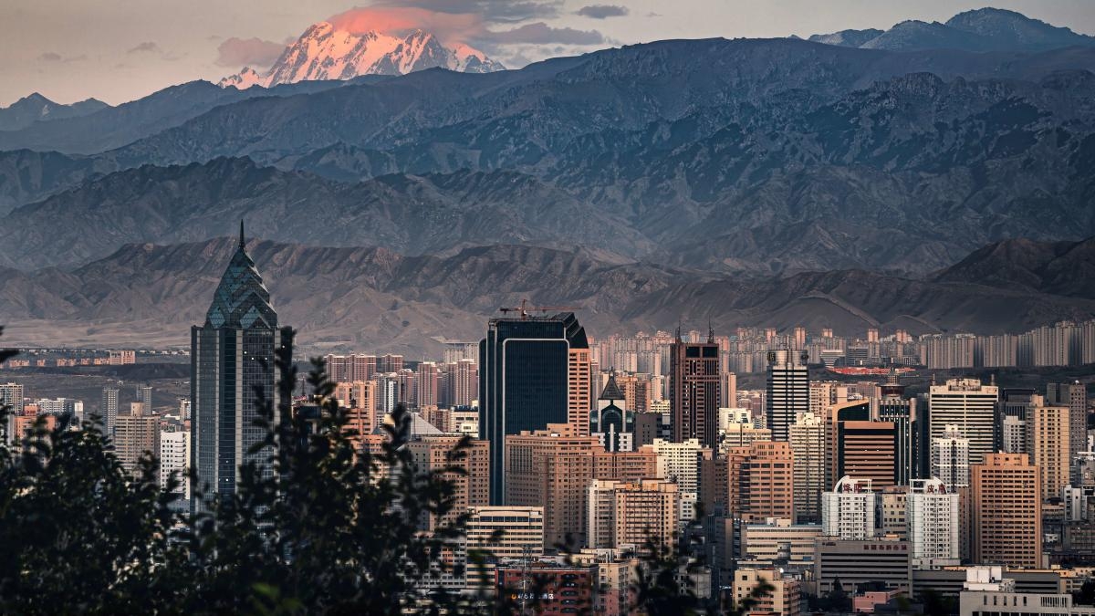 SẮC XUÂN NAM TÂN CƯƠNG – MÙA HOA MƠ HOA ĐÀO