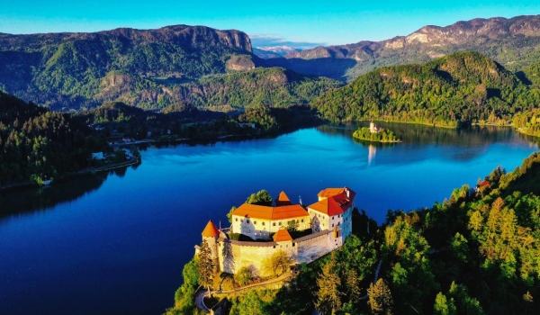 Giai Điệu Balkan & Dòng Danube 2026